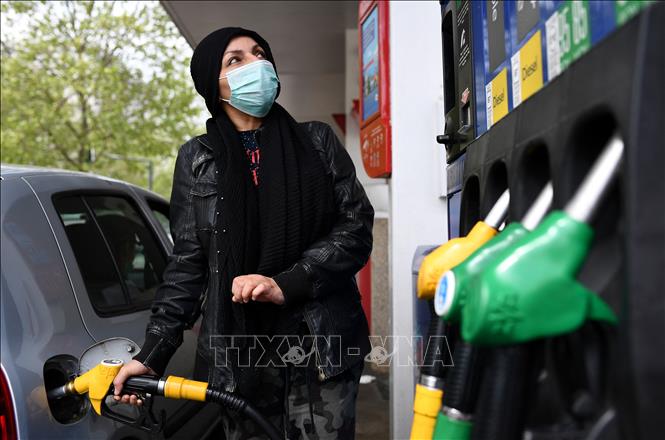 Giá dầu thế giới giảm nhẹ trong phiên 27-7
