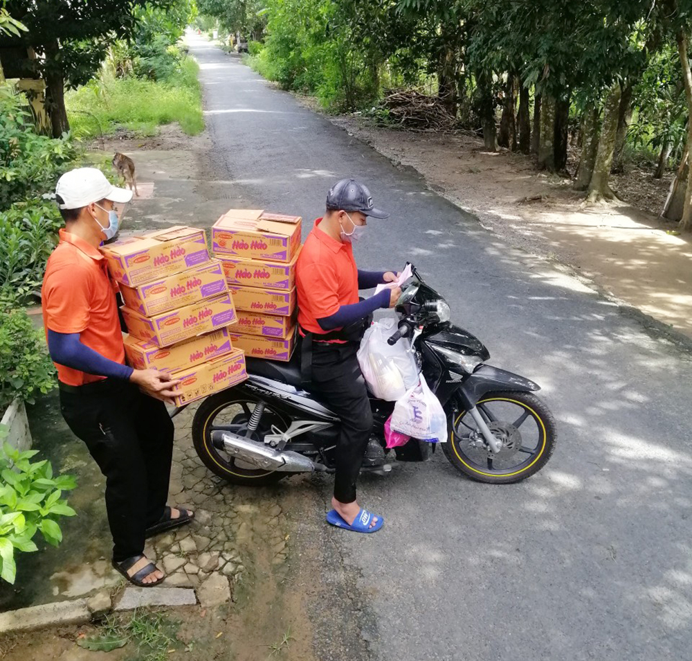 Siêu thị Tứ Sơn tổ chức “Chuyến xe lưu động” bán hàng thiết yếu đến nhà dân đảm bảo 5K