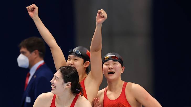 3 đội bơi cùng phá kỷ lục Olympic và thế giới ở 1 nội dung