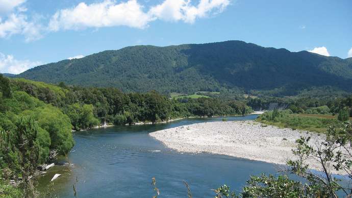 New Zealand: Lưu lượng nước đổ về sông Buller cao nhất trong gần 100 năm qua