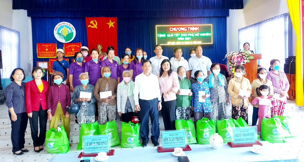 Tăng cường hỗ trợ phụ nữ phát triển toàn diện, xây dựng gia đình hạnh phúc