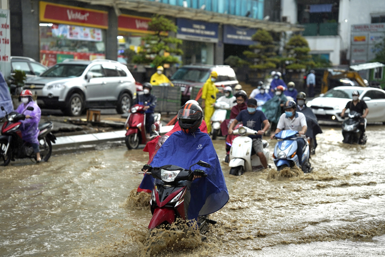 Bắc Bộ, Tây Nguyên, Nam Bộ có mưa rào và dông, Trung Bộ nắng nóng