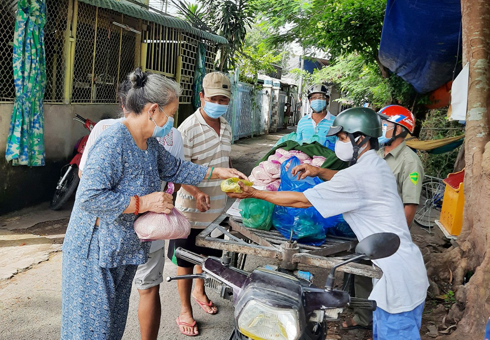 Đảm bảo sinh hoạt thiết yếu cho người dân khi chợ Cái Sao bị phong tỏa