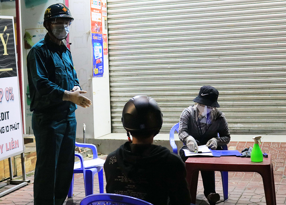 “Hãy ở nhà, mọi gian khó để chúng tôi lo”