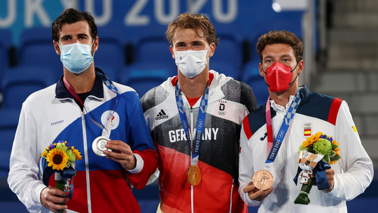 Alexander Zverev đi vào lịch sử khi vô địch Olympic 2020