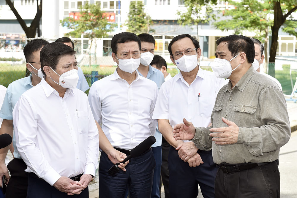 Sự minh bạch và nhân văn trong các giải pháp chống dịch mới
