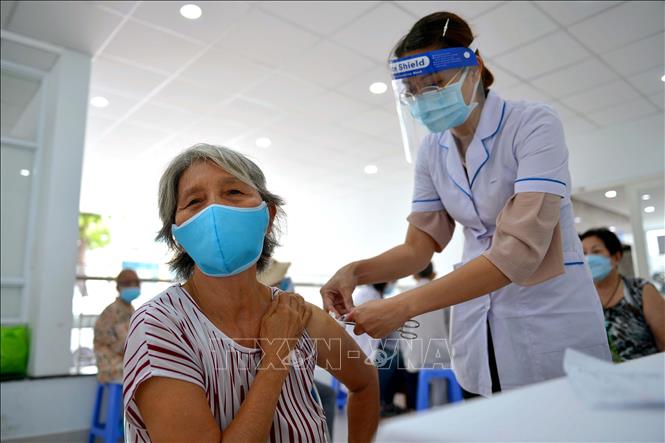 Điều chỉnh quy trình tiêm vaccine phòng COVID-19 phù hợp với tình hình thực tiễn