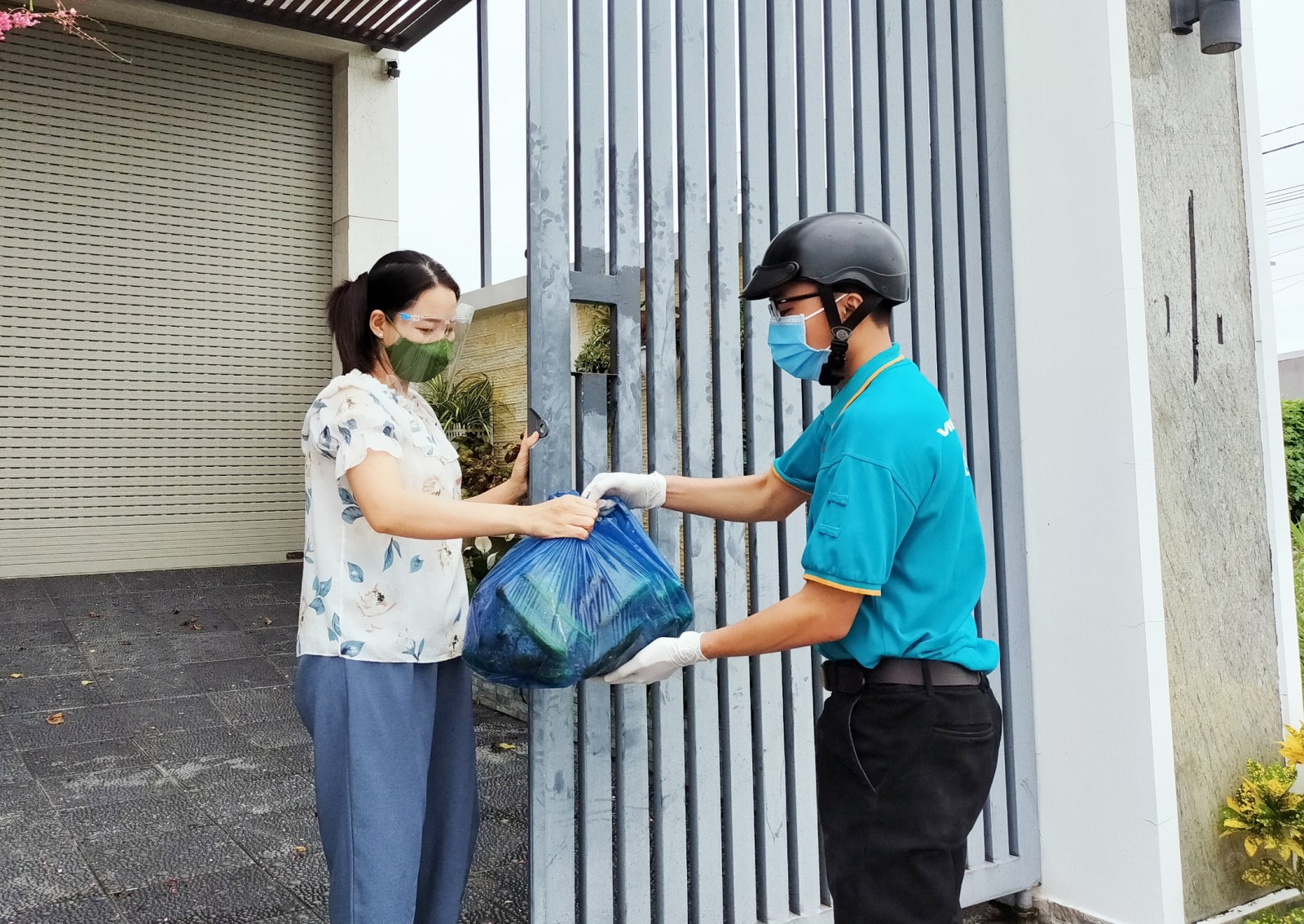 Viettel An Giang triển khai “Dịch vụ đi chợ hộ” trong mùa dịch