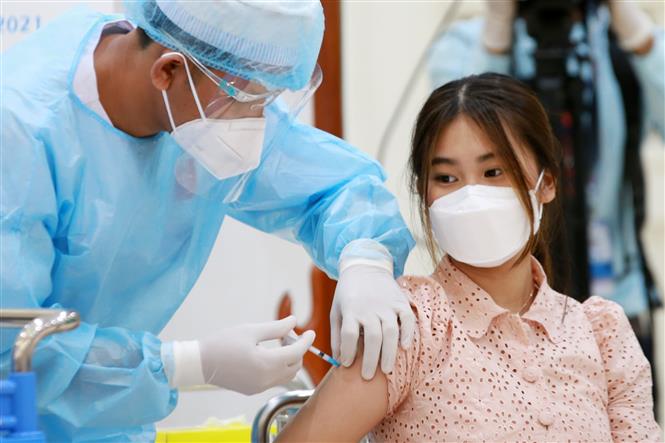 COVID-19 tại ASEAN hết 1-8: Vượt 150.000 ca tử vong; Campuchia tiêm trộn vaccine mũi 3