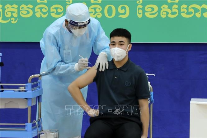 Số ca mắc COVID-19 tại Campuchia giảm nhưng biến thể Delta bắt đầu lan rộng