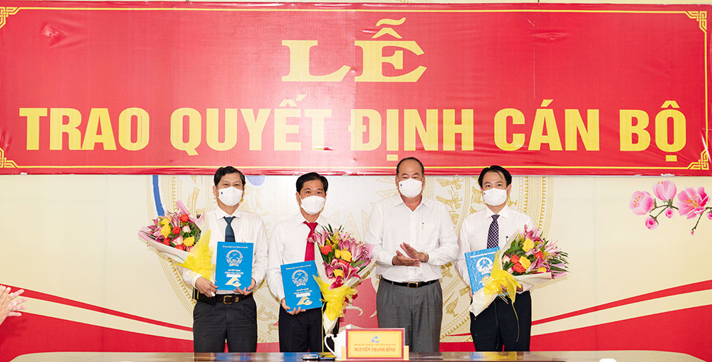 UBND tỉnh An Giang trao quyết định cán bộ