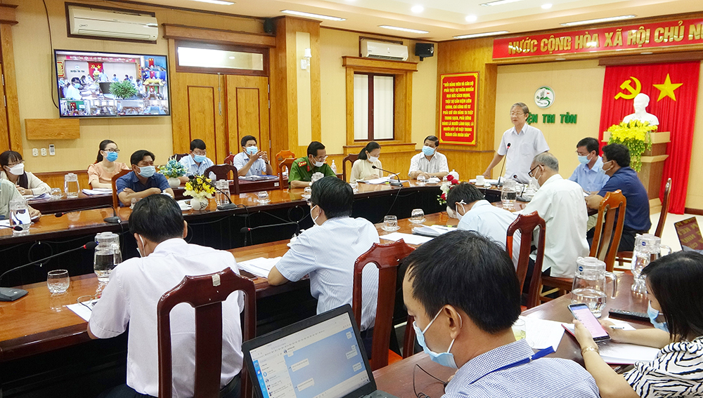 Tri Tôn quyết tâm giữ vững “màu xanh” trên biểu đồ COVID-19