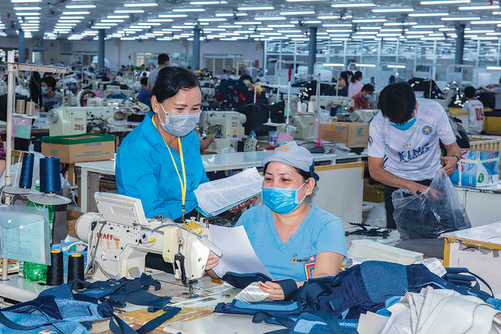 Doanh nghiệp thực hiện giãn cách, áp dụng “3 tại chỗ”