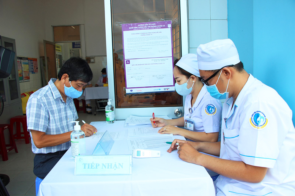 Triển khai kế hoạch tiêm vaccine 70% dân số