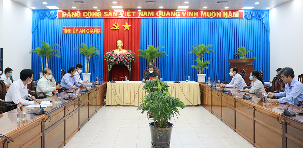 Làm rõ phản ánh “Nhiều cán bộ phản ứng TP. Long Xuyên kiểm soát “vượt quyền”” của báo Tuổi Trẻ