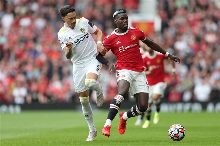 Pogba phô diễn đẳng cấp, đi vào lịch sử Man Utd