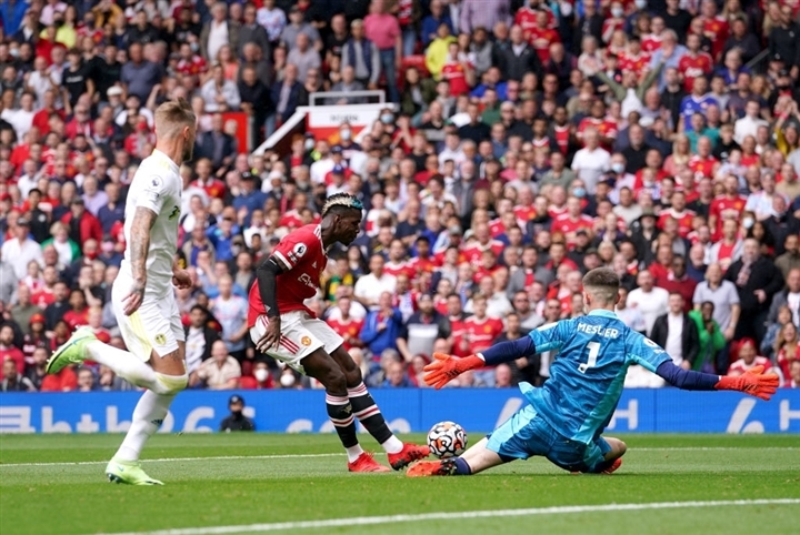 Pogba phô diễn đẳng cấp, đi vào lịch sử Man Utd