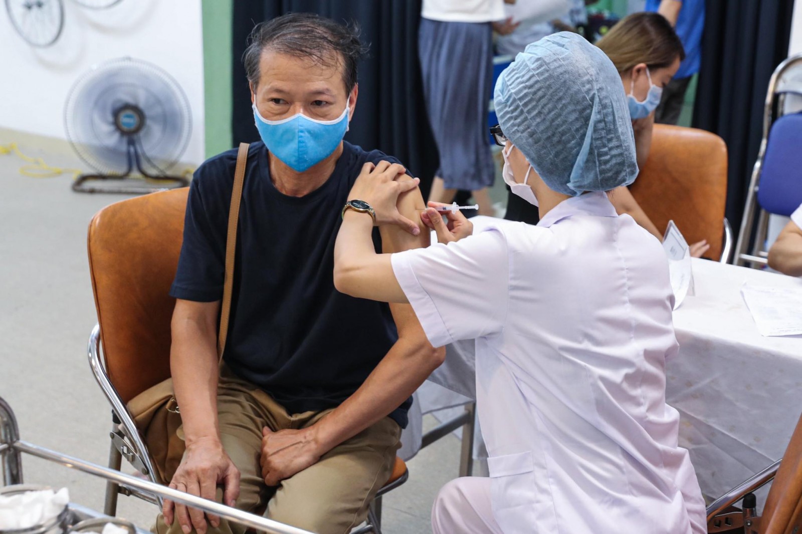 Vaccine tốt nhất là vaccine đã được cấp phép lưu hành và đến sớm nhất