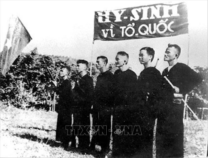 Chủ tịch Hồ Chí Minh với Cách mạng tháng Tám