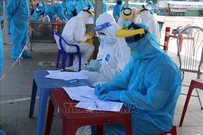 Ngày 25-8, Việt Nam có 12.096 ca nhiễm mới SARS-CoV-2, thêm 7.646 bệnh nhân khỏi bệnh