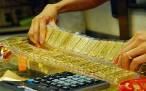 Giá vàng hôm nay 25-8: Treo cao sau phiên tăng vọt