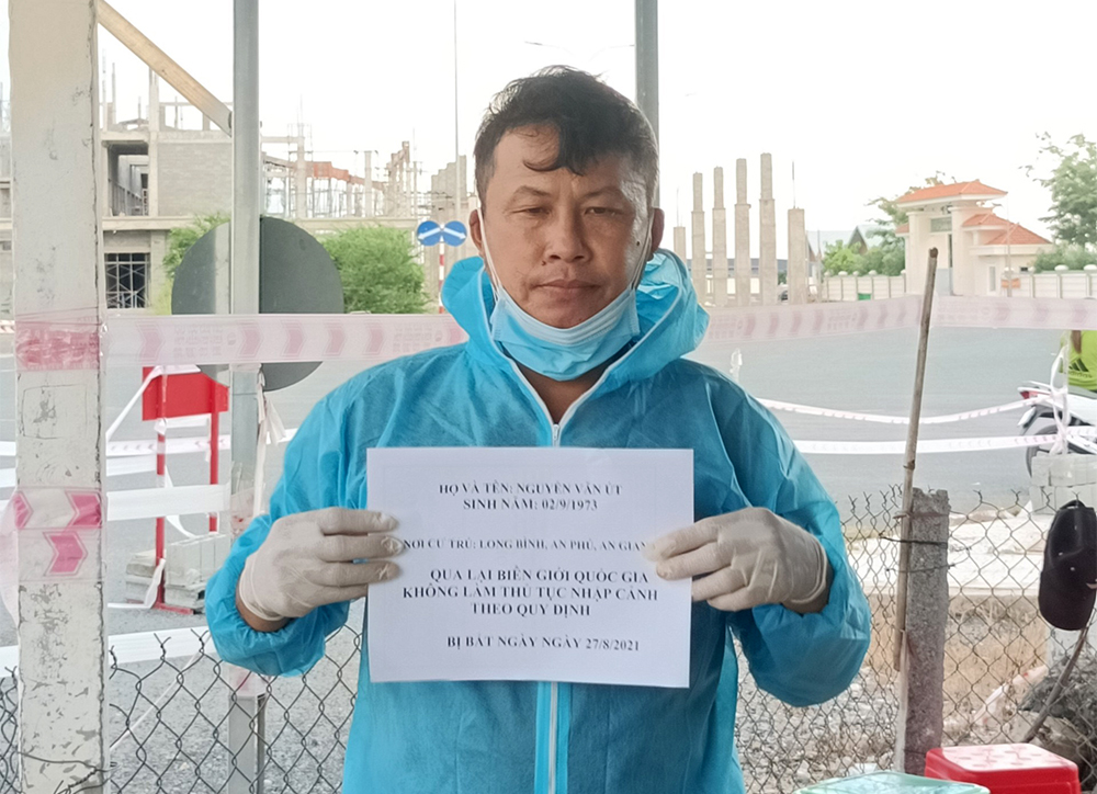 Đồn Biên phòng Cửa khẩu Long Bình bắt 2 vụ nhập cảnh trái phép