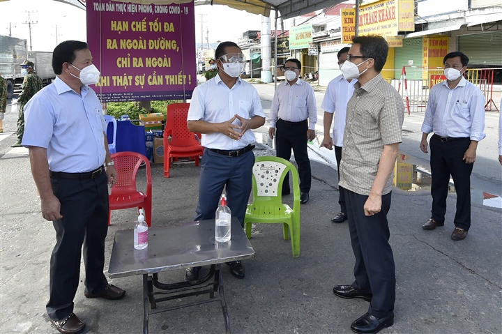 Phó Thủ tướng Vũ Đức Đam: Long An kiểm soát cho được dịch bệnh trước ngày 1-9