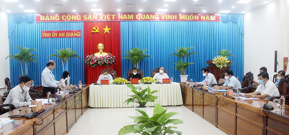 Thường trực Tỉnh ủy An Giang làm việc với lãnh đạo Đoàn đại biểu Quốc hội tỉnh và HĐND tỉnh