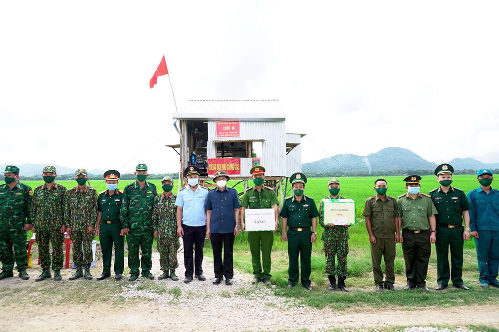 An Giang đẩy mạnh học tập và làm theo tư tưởng, đạo đức, phong cách Hồ Chí Minh