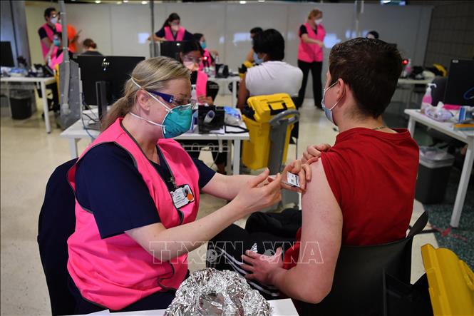 Australia nhấn mạnh tiêm chủng là chìa khóa để hạn chế tử vong