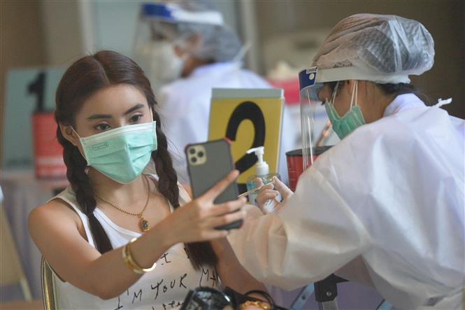 COVID-19 tới 6 giờ 31-8: Thế giới trên 4,5 triệu người tử vong; Số người thiệt mạng tại Nga tăng mạnh