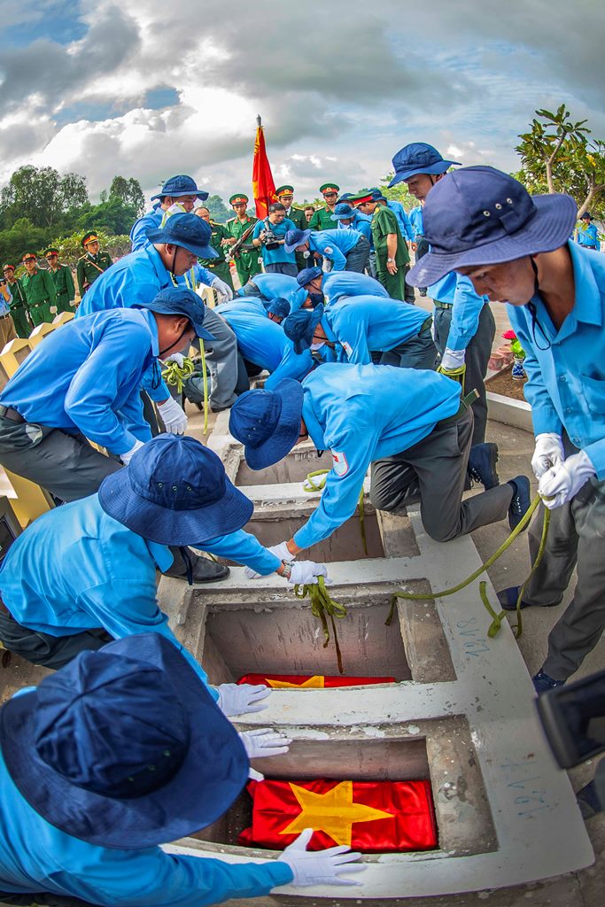 “Tìm kiếm, quy tập, cải táng hài cốt liệt sĩ về đất mẹ”