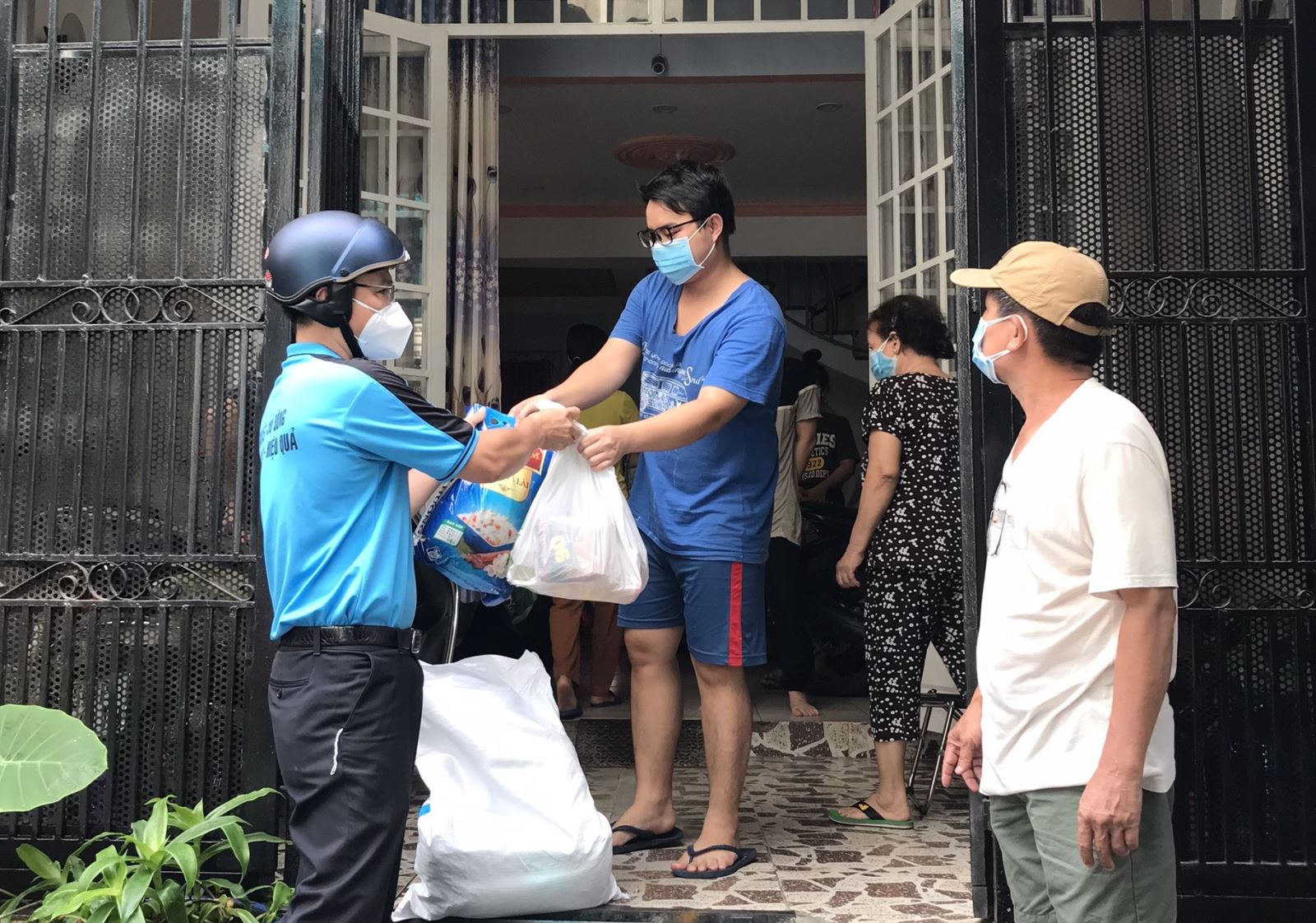 Cảnh giác với lừa đảo chuyển tiền khi đăng ký 'đi chợ hộ' trong mùa dịch