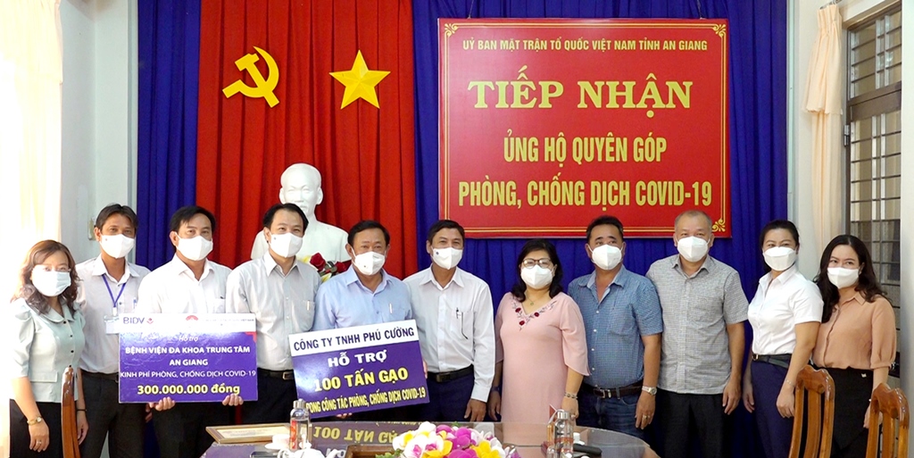 Chung tay ủng hộ Quỹ Phòng, chống dịch COVID-19