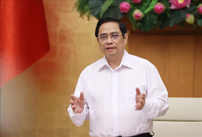Thủ tướng: Nghiên cứu kỹ, khoa học để thích ứng an toàn với dịch COVID-19