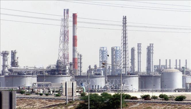Giá dầu thế giới phiên 6-9 đi xuống sau quyết định giảm giá bán của Saudi Arabia