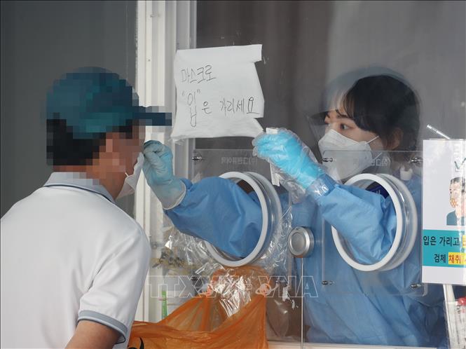 COVID-19 tới 6h sáng 7-9: Thế giới thêm 6.160 ca tử vong; Số ca mắc mới ở Anh cao nhất