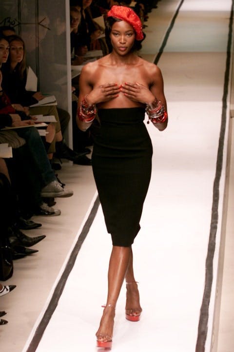 Siêu mẫu Naomi Campbell tiết lộ đánh đổi tình yêu cho sự nghiệp