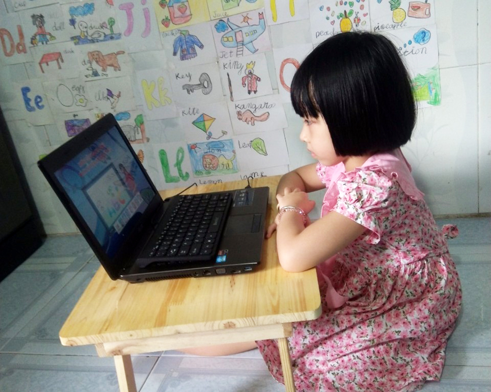 Vất vả… học trực tuyến