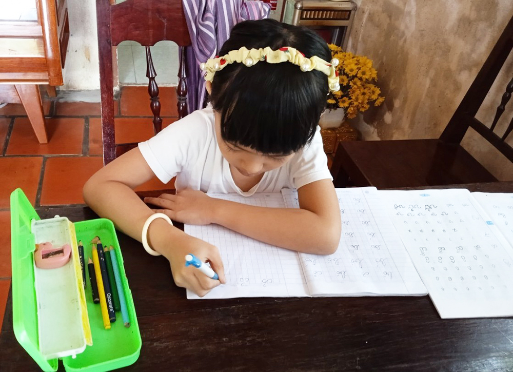 Vất vả… học trực tuyến