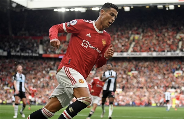 Ronaldo tỏa sáng: Ngày 'vị vua' trở lại Man Utd