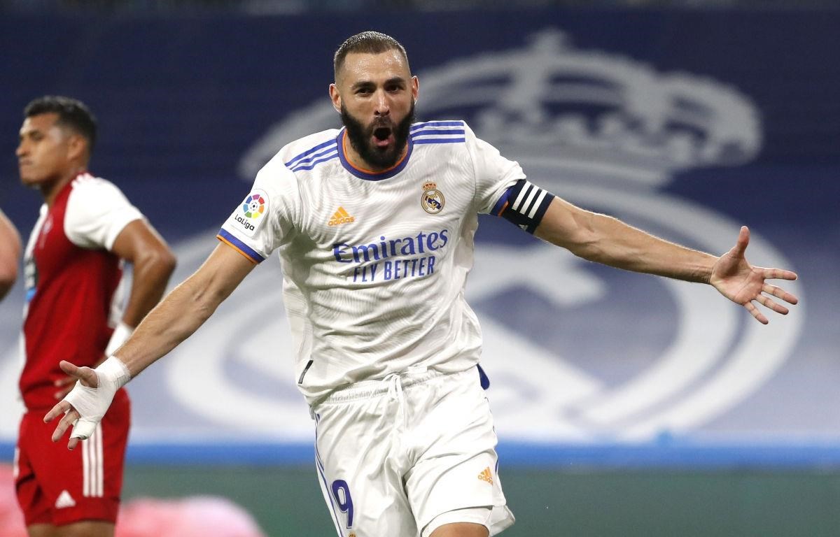 Benzema tỏa sáng giúp Real thắng đậm trong ngày trở lại Bernabeu