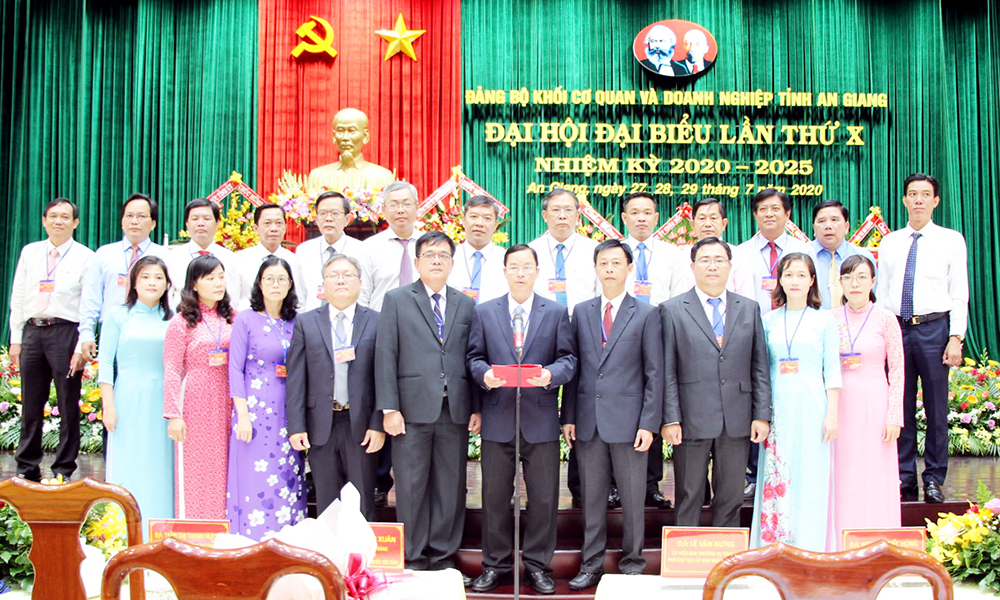 Chuyển biến rõ nét trong công tác xây dựng, chỉnh đốn Đảng ở An Giang - Kỳ 2: Đẩy lùi suy thoái trong Đảng