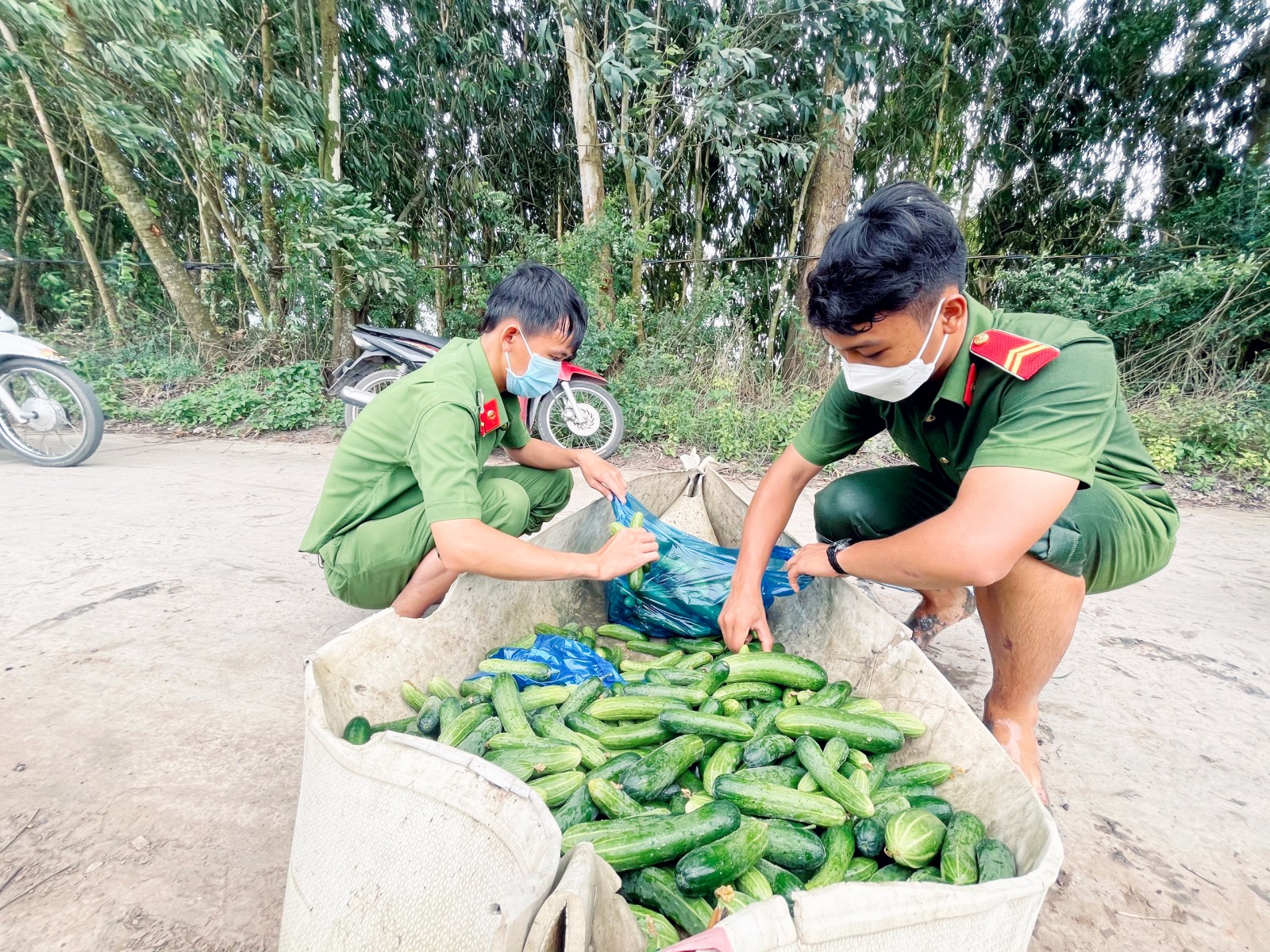 Công an An Giang và hành trình san sẻ yêu thương