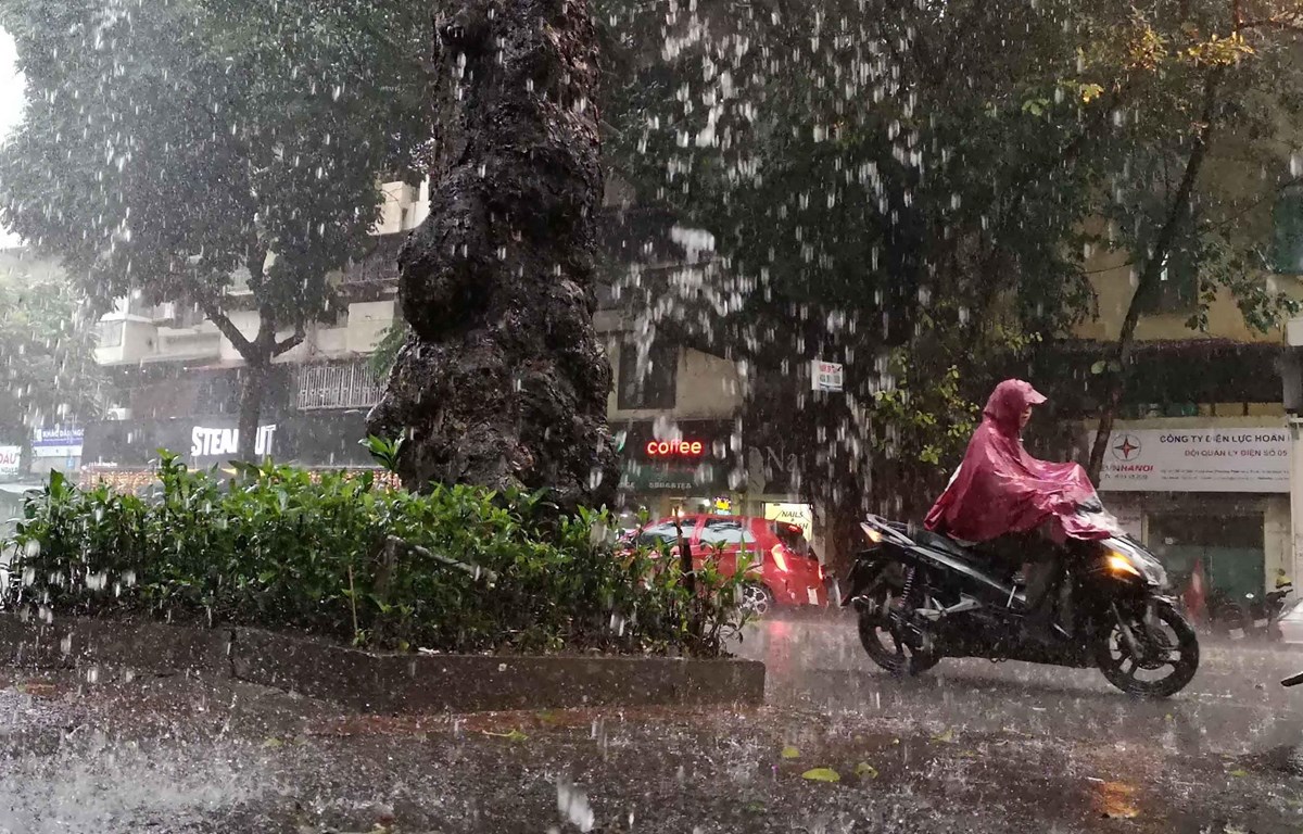 Miền Bắc có mưa dông trong vài ngày tới, đề phòng lũ quét, sạt lở đất