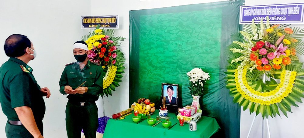Chiến sĩ Bộ đội Biên phòng An Giang nén nỗi đau mất cha, tiếp tục thực hiện nhiệm vụ phòng, chống dịch bệnh COVID-19