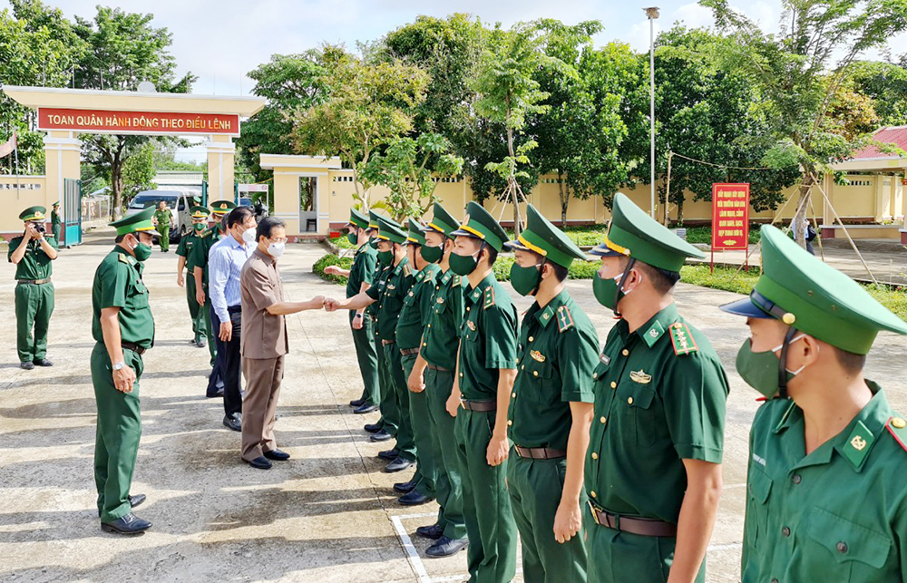 Bí thư Tỉnh ủy An Giang Lê Hồng Quang kiểm tra công tác phòng, chống dịch bệnh COVID-19 ở huyện Tri Tôn
