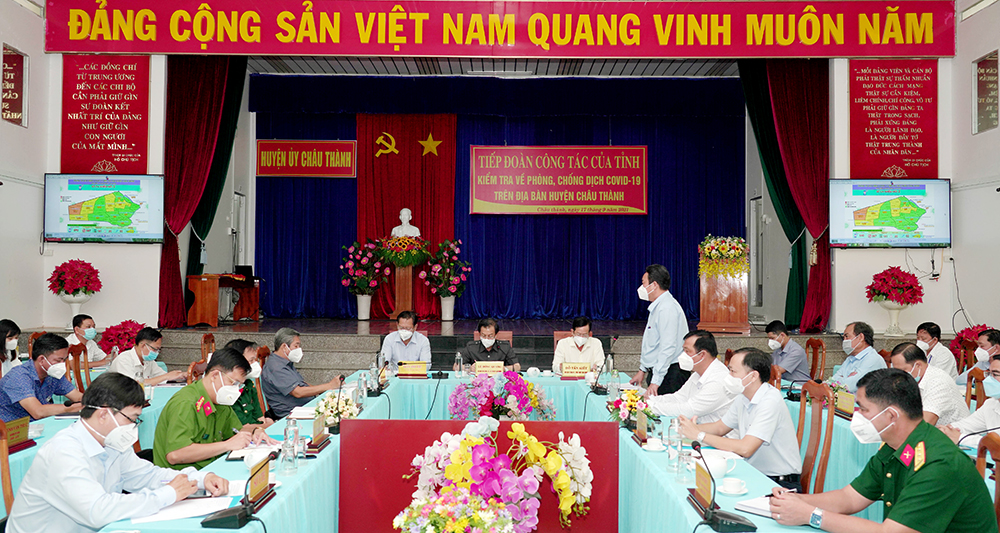 Bí thư Tỉnh ủy An Giang Lê Hồng Quang kiểm tra công tác phòng, chống dịch bệnh COVID-19 ở huyện Châu Thành