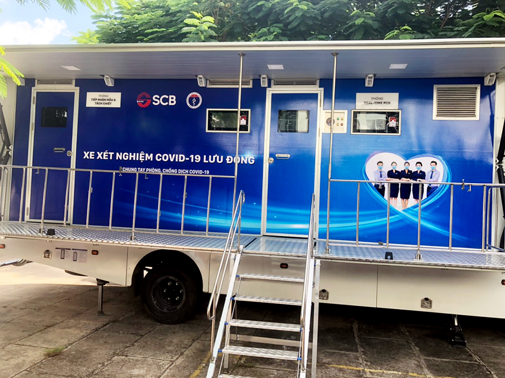 Bộ Y tế hỗ trợ An Giang 2 xe xét nghiệm lưu động phục vụ công tác phòng, chống dịch COVID-19