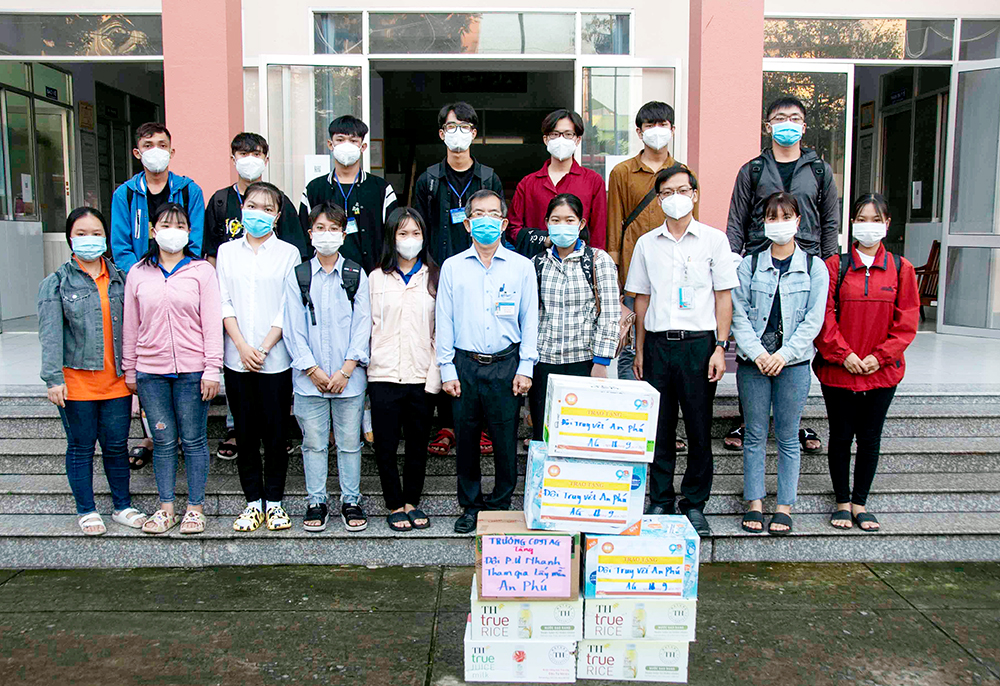 Trường Cao đẳng Y tế An Giang lên đường hỗ trợ công tác phòng, chống dịch COVID-19 tại huyện An Phú